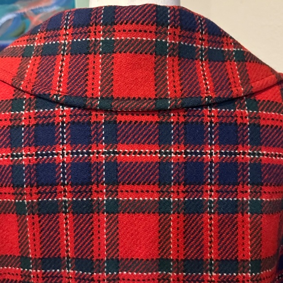 Red Plaid Pendleton Cape / Vintage 70s NOS Gorgeous!  One size Rare! Timeless ! - Picture 9 of 15